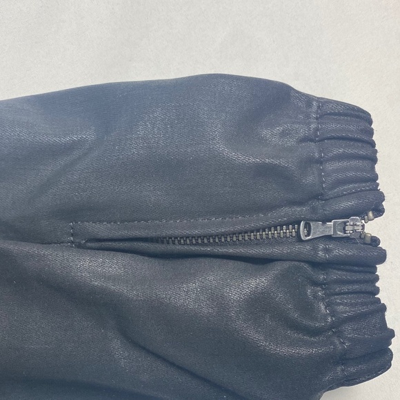 PAIGE Mayslie Cropped Coated Jogger Pants in Black Size 27 - Picture 11 of 11